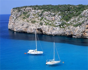 Sailboat Charter for Your Next Vacation or Holiday