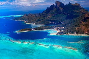 Charter a Yacht in Beautiful Tahiti