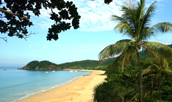 Thailand Yacht Charter Guide - A perfect charter cove in Thailand