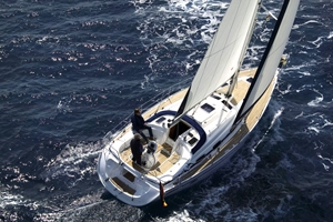 Charter Yacht Bavaria 39 Cruiser - 3 Cabins - Greece