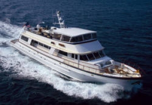 Crewed Motor Yachts