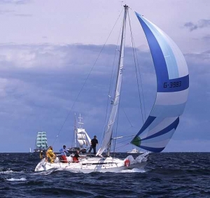 Charter Yacht Beneteau 325 - 2 Cabins - St. Vincent/Grenadines