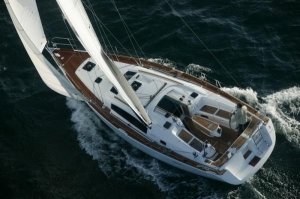 Charter Yacht Beneteau Oceanis 40 - 3 cabins - Palamos