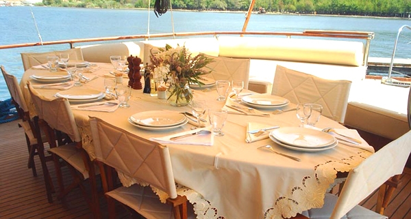 Classic Sailing Yacht DOLCE VITA - Ketch - 5 Cabins - St Tropez - St Maxime ... Classic Sailing Yacht DOLCE VITA - Ketch - 5 Cabins - St Tropez - St Maxime ...