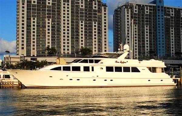 Charter Yacht SEA LOAFERS III - Westport 112 - 4 Cabins - Florida - Bahamas - New England