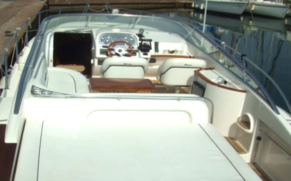 Motor Boat Windy 31 Tornado - Day Charter up to 10 people - Cogolin - St ... Motor Boat Windy 31 Tornado - Day Charter up to 10 people - Cogolin - St ...