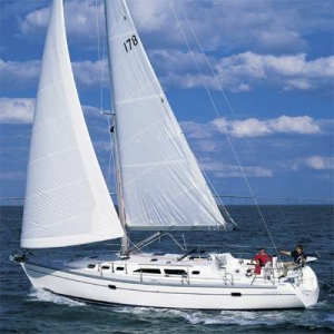 Charter Yacht Catalina 400 - 2 Cabins - St. Vincent