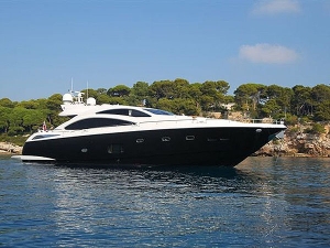 Charter Yacht FIRECRACKER - Sunseeker Predator 84 - 4 Cabins - French Riviera - Monaco