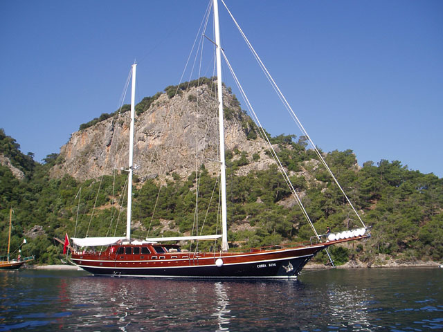 Shipyard: Cobra Yachting Cabins: 5 | Boat Type: Sail From € 3000 to 5250 per ... Shipyard: Cobra Yachting Cabins: 5 | Boat Type: Sail From € 3000 to 5250 per ...