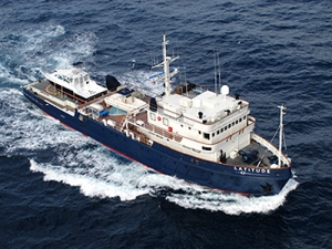 Charter Yacht LATITUDE - Custom Build 52m - 6 Cabins - Panama - South Pacific