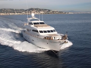 Charter Yacht NOON TEASE - Cantiere Santa Margherita - 3 Cabins - Western Mediterranean