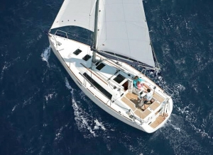 Charter Yacht Oceanis 31 - 2 Cabins - Ajaccio - Corsica