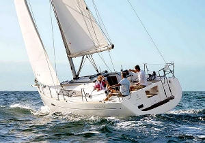 Charter Yacht Oceanis 34 - 3 Cabins - Marseille - France