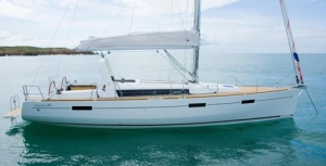 Charter Yacht Oceanis 45 - 4 Cabins - Sardinia