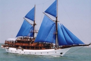 Charter Yacht SAFARI 8 - Phinisi Schooner - 12 Cabins - Sorong, Irian Jaya, Indonesia