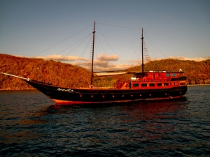 Charter Yacht SAMATA - Phinisi Schooner - 4 Cabins - Bali, Flores and Komodo, Indonesia