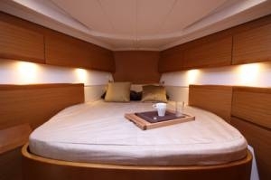 Charter Yacht Sun Odyssey 44i - 4 Cabins - Portisco