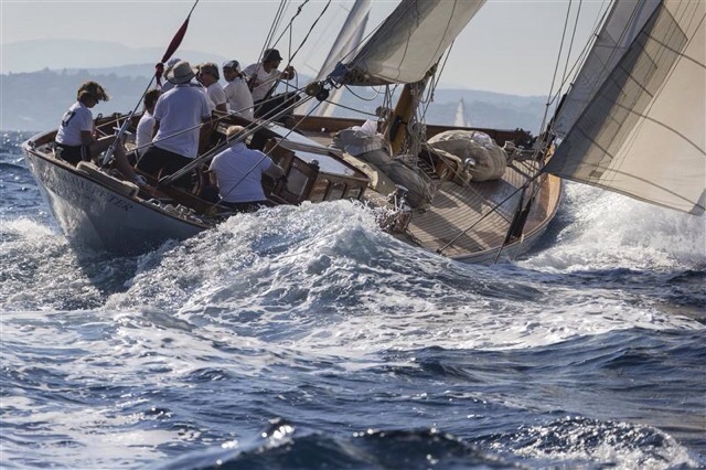 Sailing at Full Tilt!