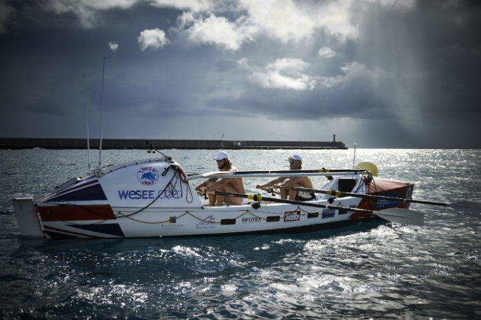 2 Boys In A Boat