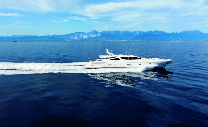 Mangusta 165_07_running shots_16