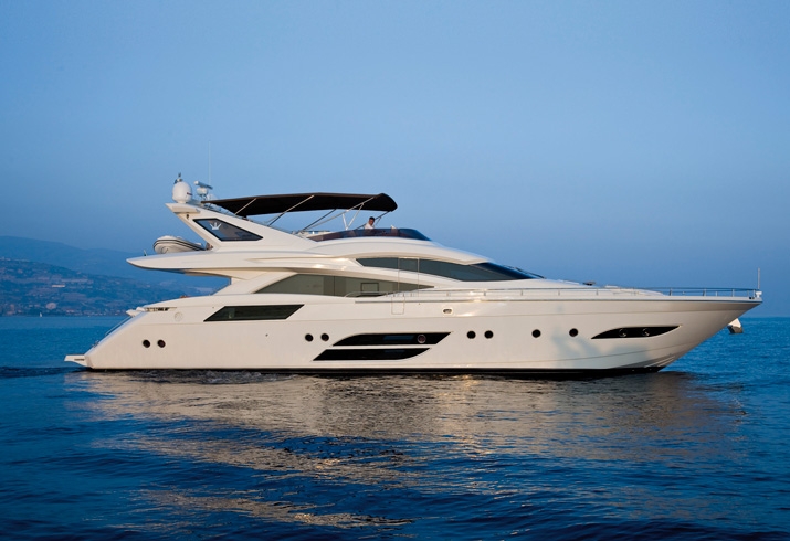 SASCHA is a beautiful Dominator 780, perfect for families.