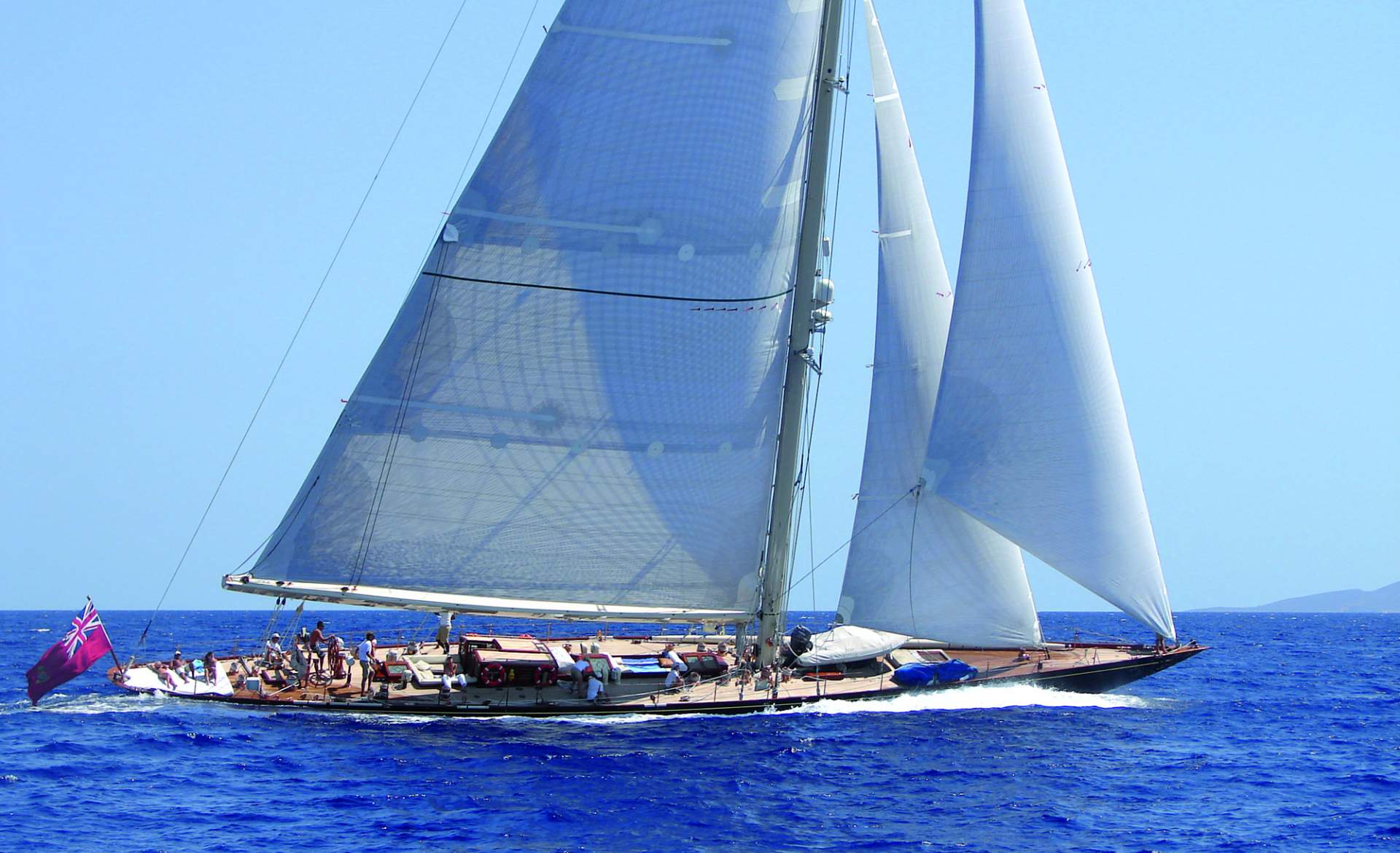 american sailing yacht builders