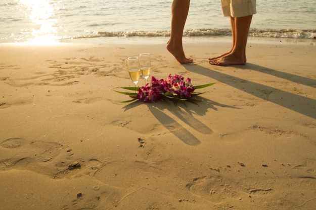 shutterstock_94541980paradisebeachweddinghoneymoon1