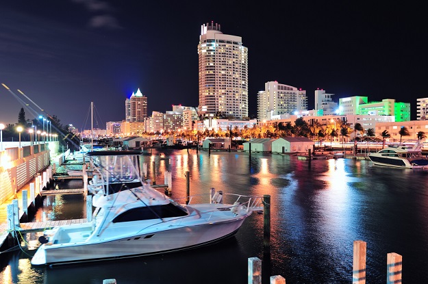 Yachts_in_port_at_Miami_South_Beach_184_360