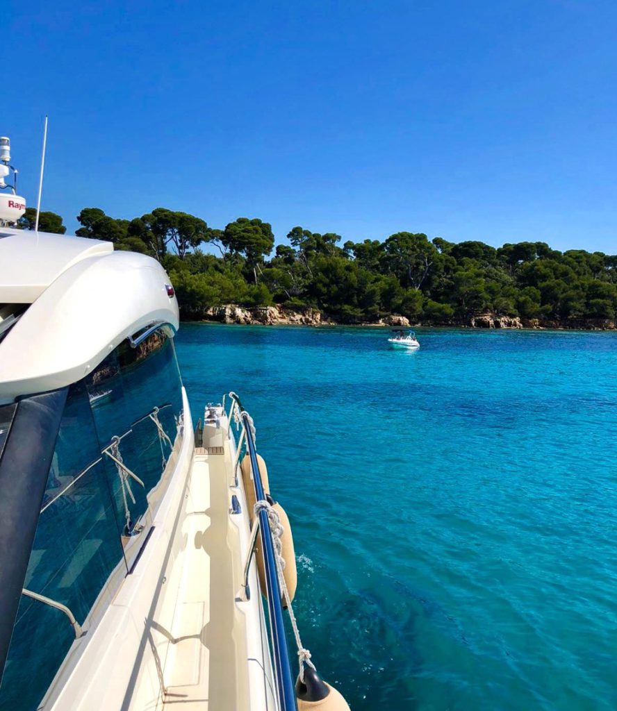 boatbookings, day charter, day on a yacht, french riviera, iles des lerins, prestige 500s cannes, lerins islands day charter,