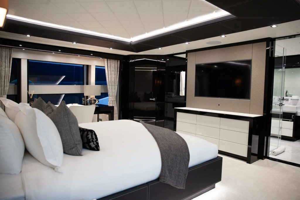 SONISHI Sunseeker 40 Master Suite Cabin