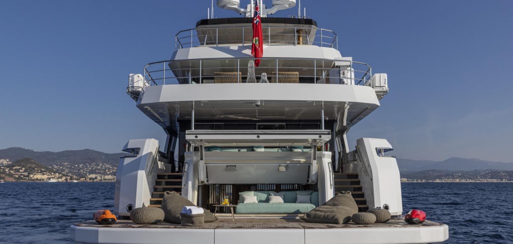 EMOCEAN Stern Aft View Exterior