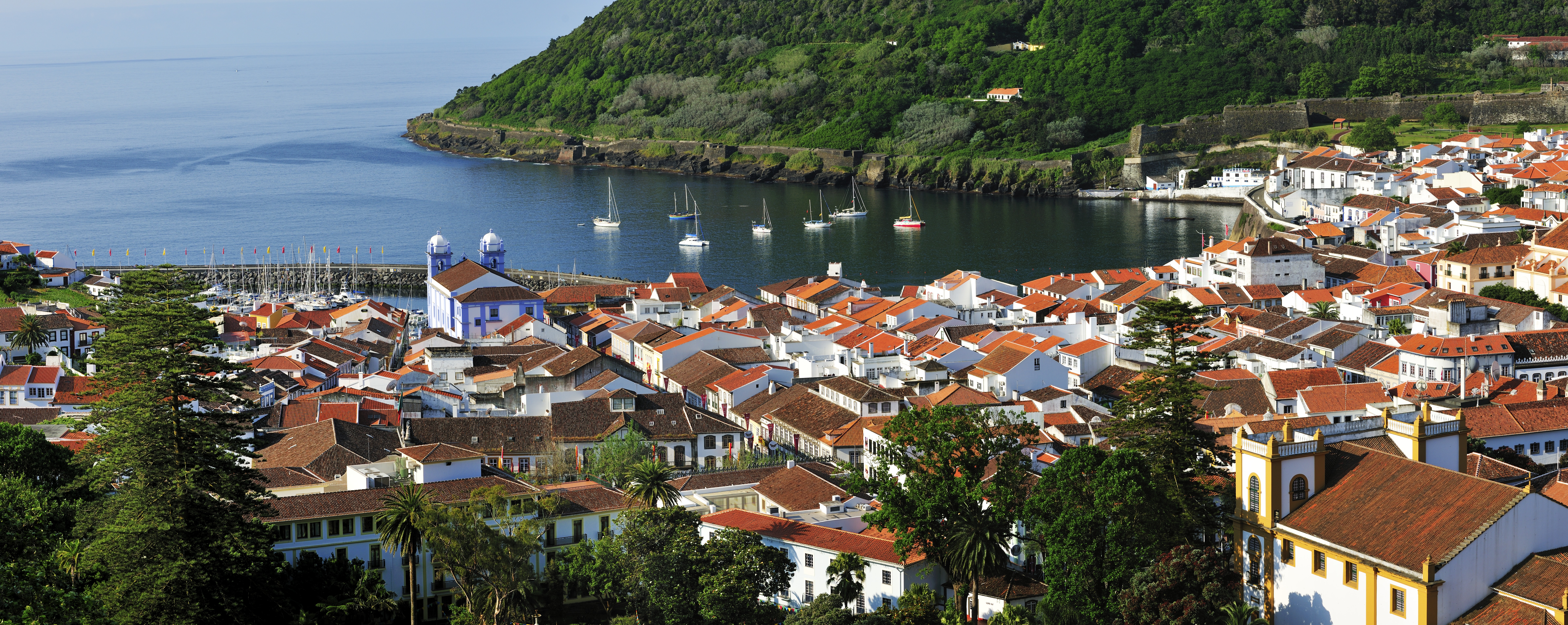 Angra anchorage sail with boatbookings