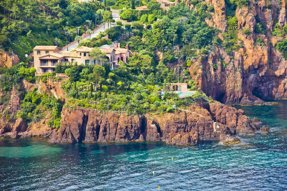 Massif de l'Esterel yacht charter