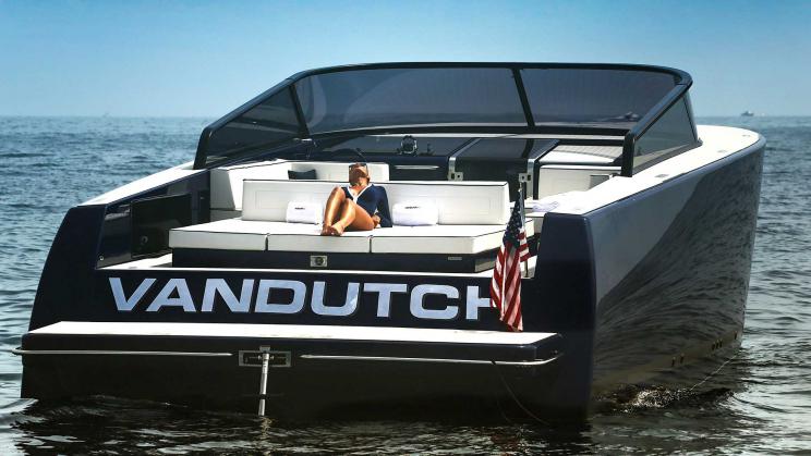 Van Dutch 55 for day charter