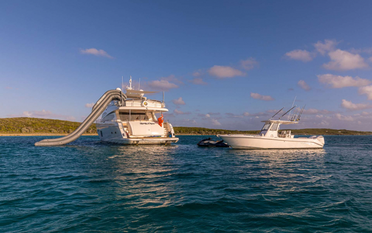 Bahamas Motor Yacht with LADY COPE