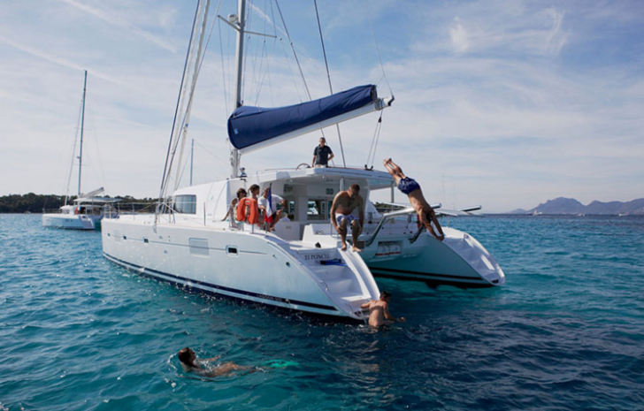 Charter a Lagoon 500 Catamaran