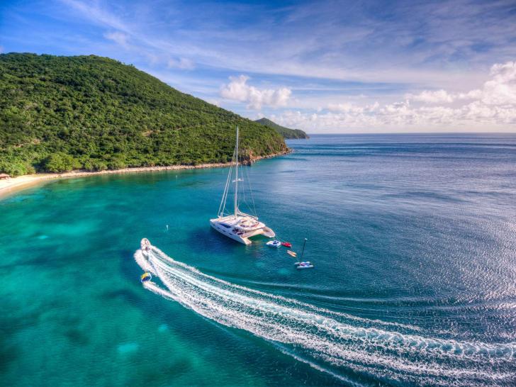 Crewed Catamaran Yacht Charter
