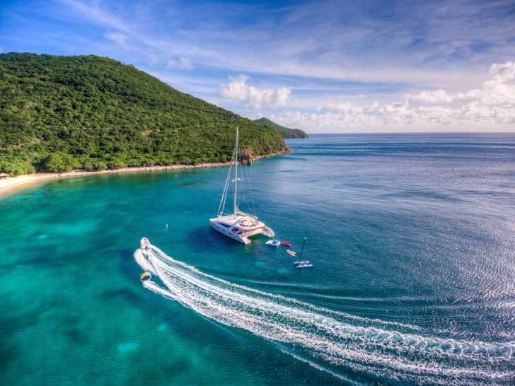 Crewed Catamaran Yacht Charter