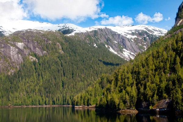 The amazing scenery of an Alaska Luxury Yacht Charter
