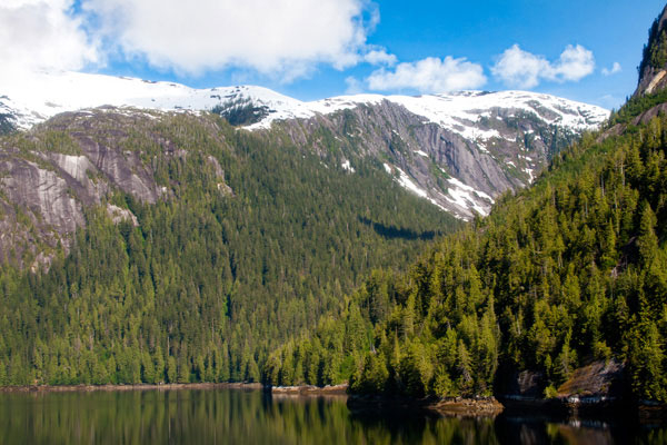 The amazing scenery of an Alaska Luxury Yacht Charter