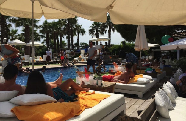 Relax in the warmth pool side in St Tropez