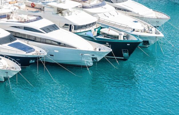 Charter a yacht with boatbookings
