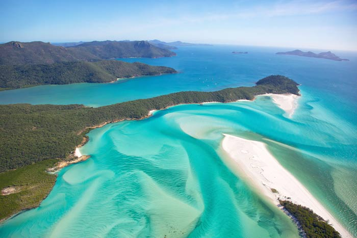 Charter a yacht to Whitsunday Island