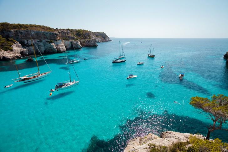 Mallorca crewed sailing yacht itinerary