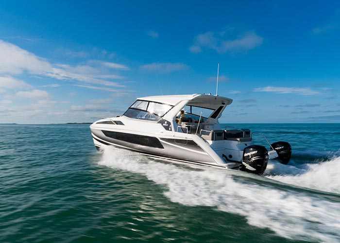 Aquila 36 Catamaran Speedboat