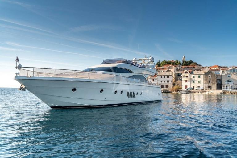 Luxury Crewed Motor Yacht Discovery Dominator 20m 3 Cabins Split Hvar Dubrovnik Boatbookings