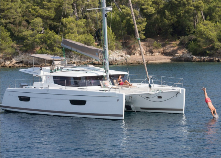 Fountaine Pajot Helia 44
