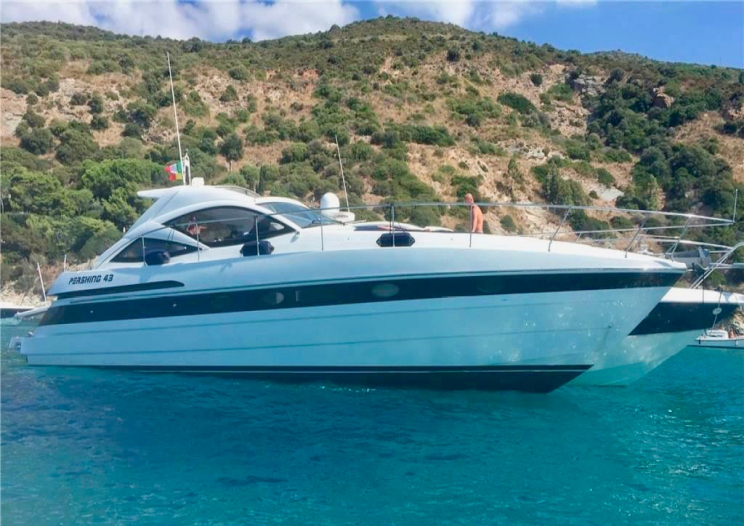 Pershing 43