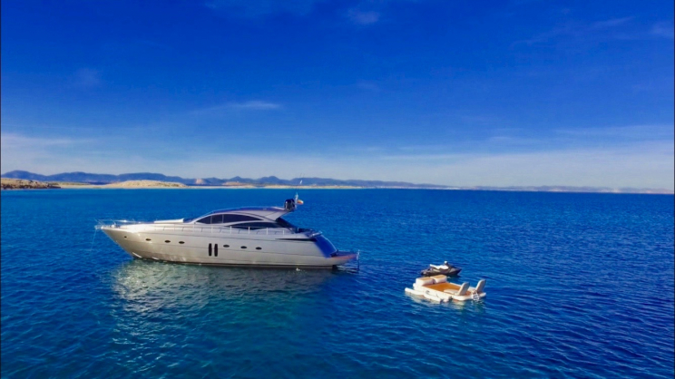 Pershing 62