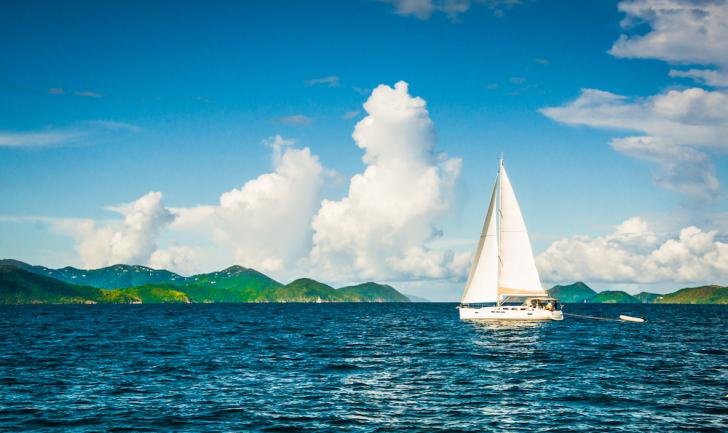 monohull bvi sailing boat